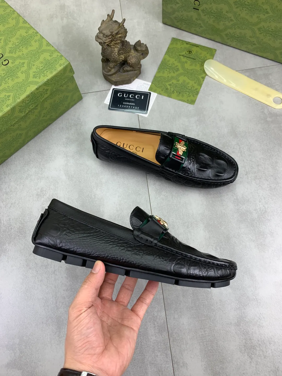 Men's men's shoes💰P360💰[New style]🆘[GUCCI] New classic beanie shoes; Hong Kong original top quality, exquisite craftsmanship, top quality💪🏼High-end boutique men's beanie shoes, British fashion style 🎈The upper is made of Italian imported calfskin🔥, comfortable and breathable, fully imported soft pigskin lining, lazy slip-on Loaf style This fabric is made of 🇮🇹🎈, which is suitable for drivers to drive, and the original non-slip and wear-resistant rubber outsole 🎈Code number: 38-45 Black White 🉑️Choose